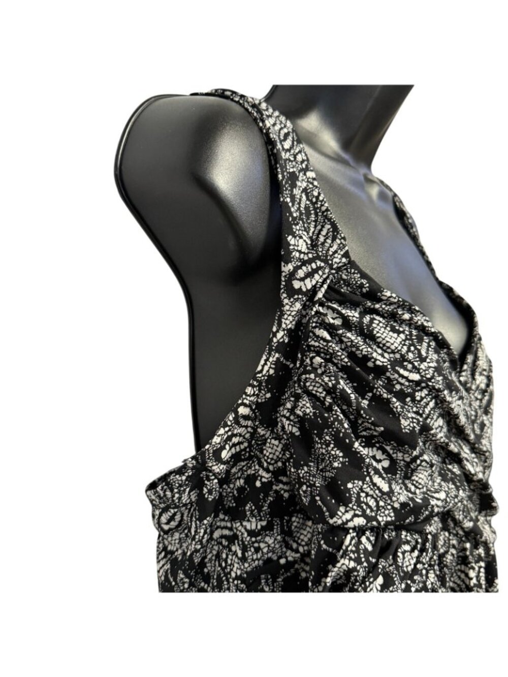 Torrid Tank Top Cami Strappy Black White Floral X Back Size 2 - Picture 4 of 8